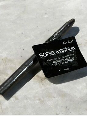 Sonia Kashuk Metallic Gray Retractable Lip Brush